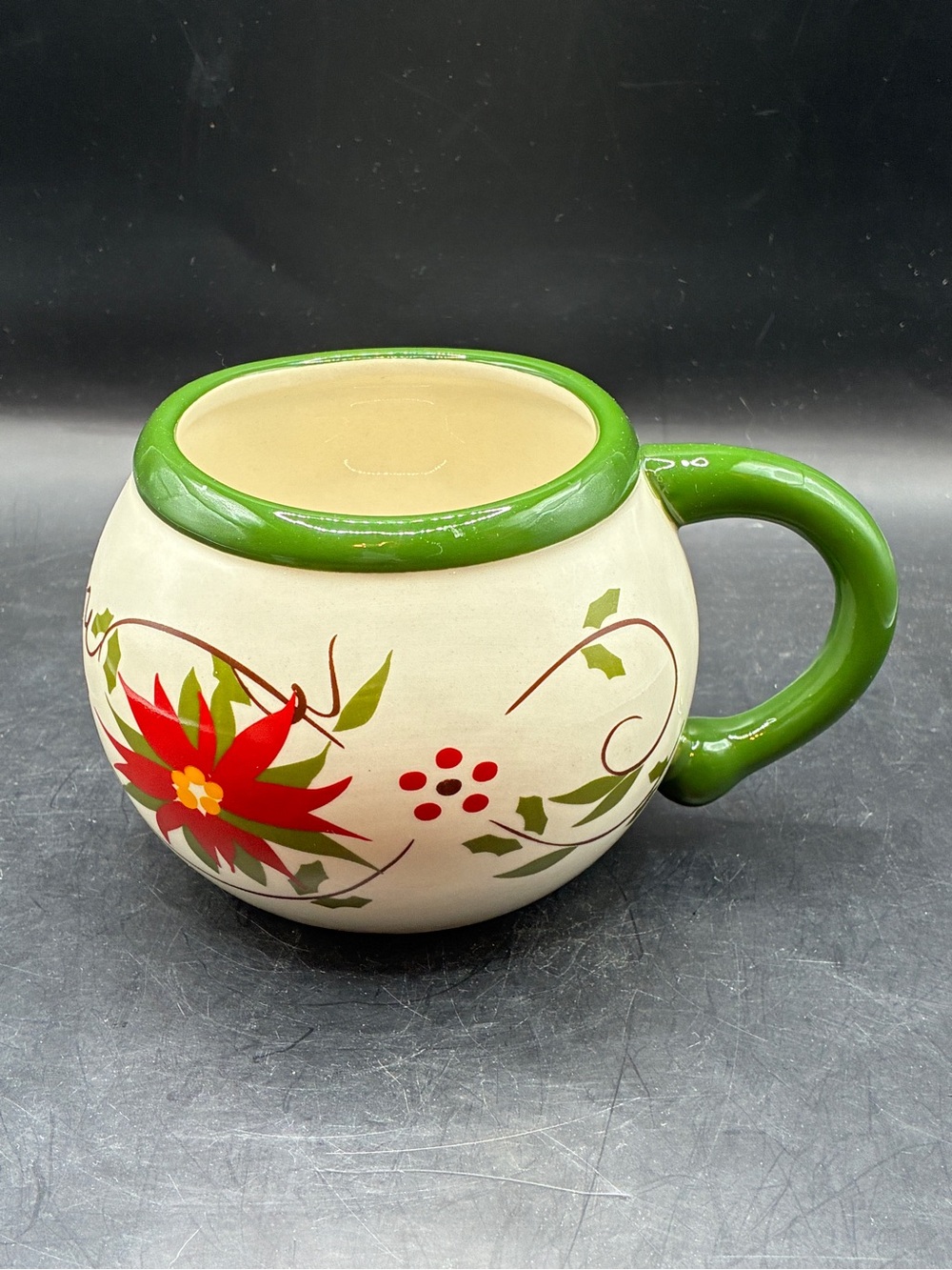 RARE Temptations Old World Poinsettia Rounded Belly Shaped Mug
